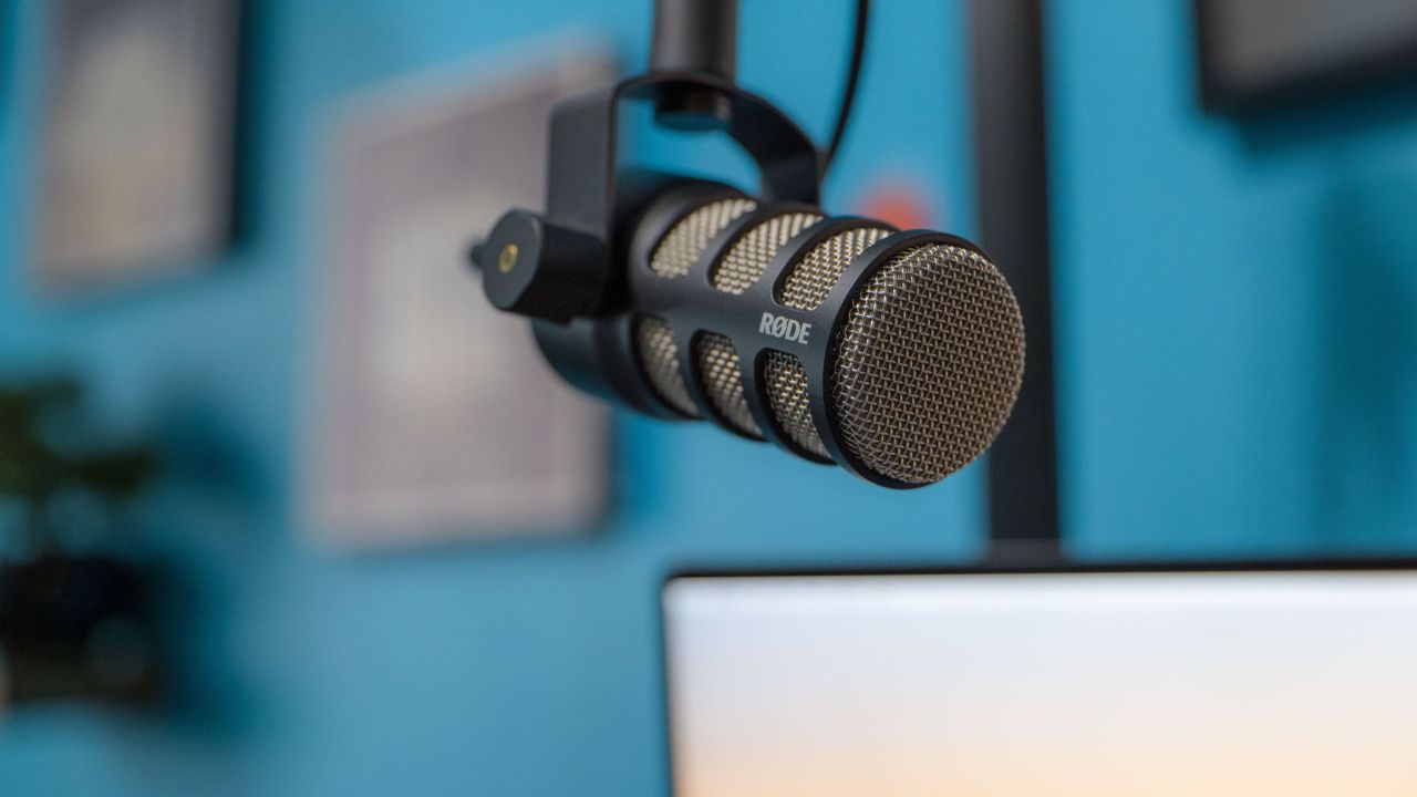 How to use guest podcasting to drive traffic to your blog